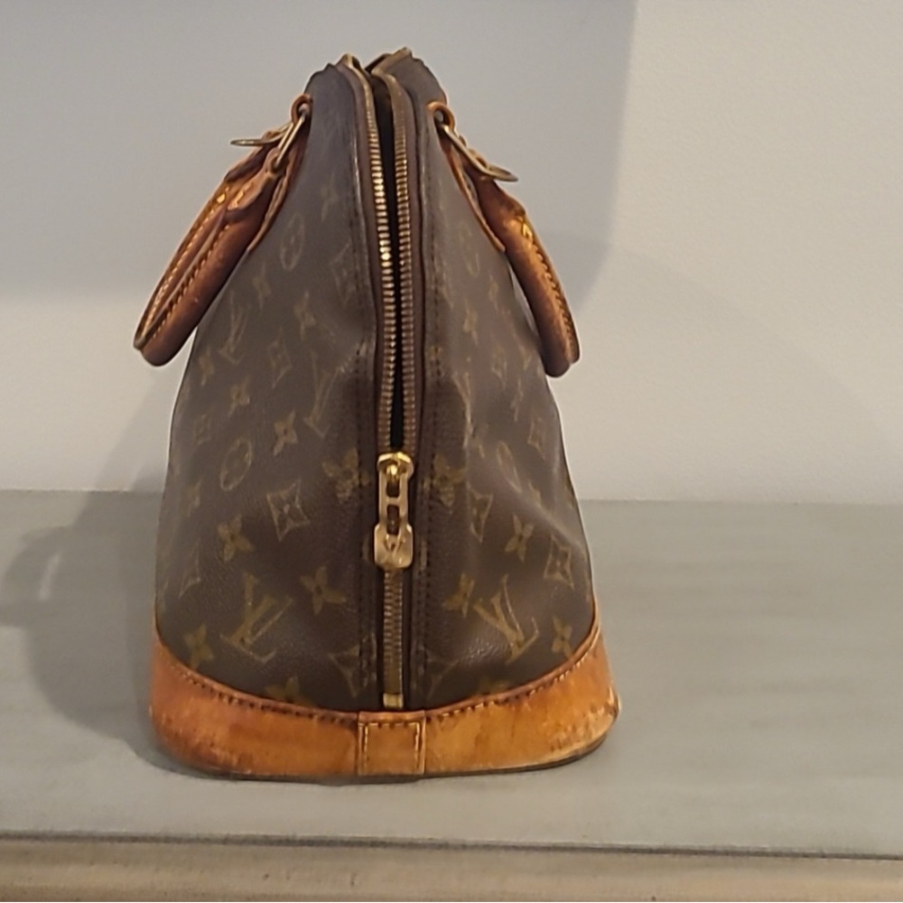 Louis Vuitton purse - Picture 3 of 5